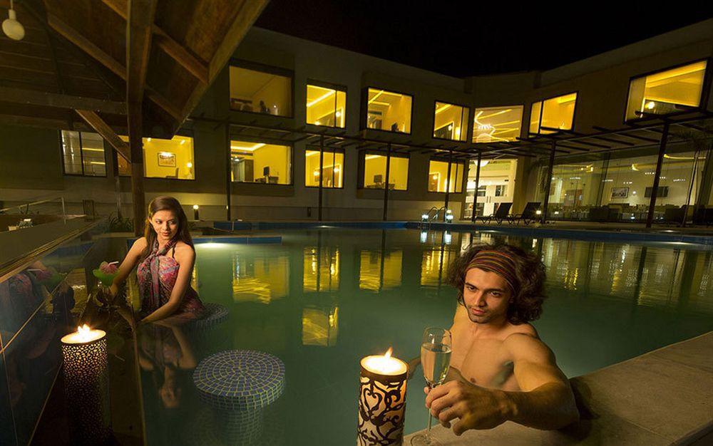 The Gold Beach Resort Damão Exterior foto