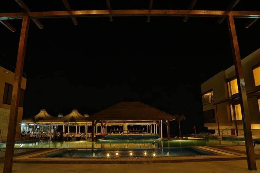 The Gold Beach Resort Damão Exterior foto