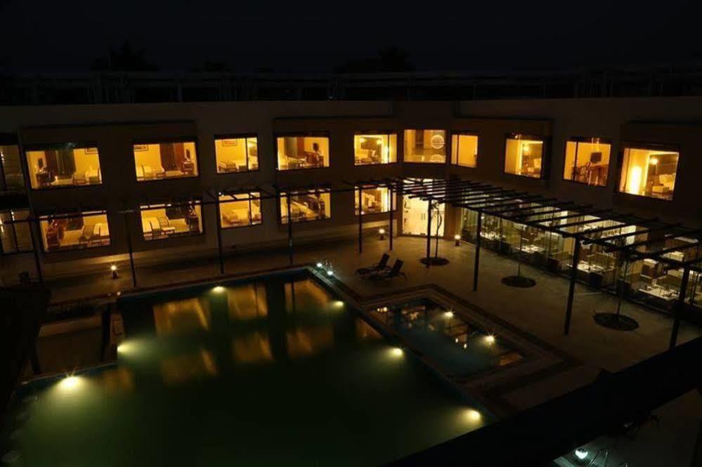 The Gold Beach Resort Damão Exterior foto