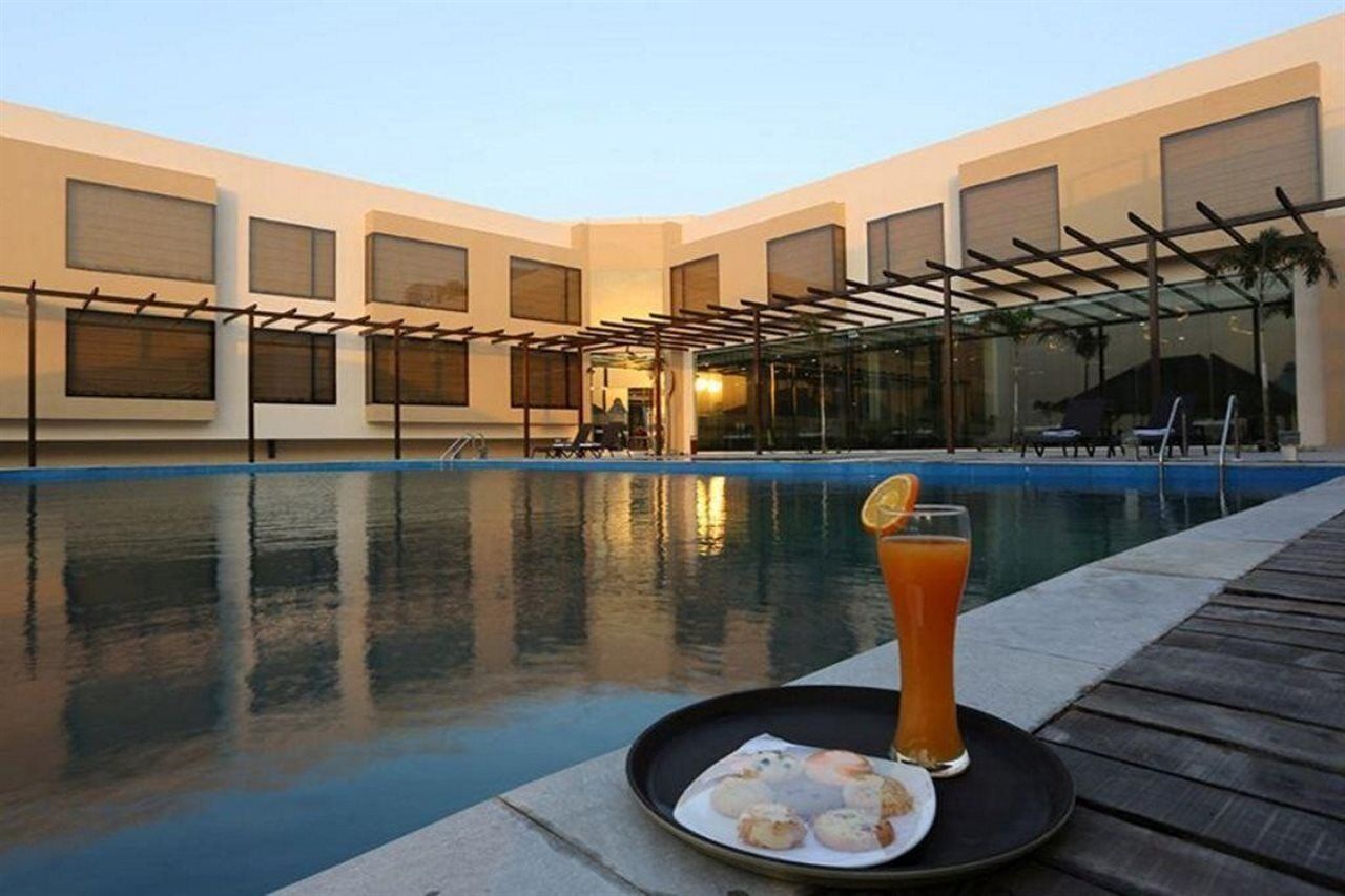 The Gold Beach Resort Damão Exterior foto