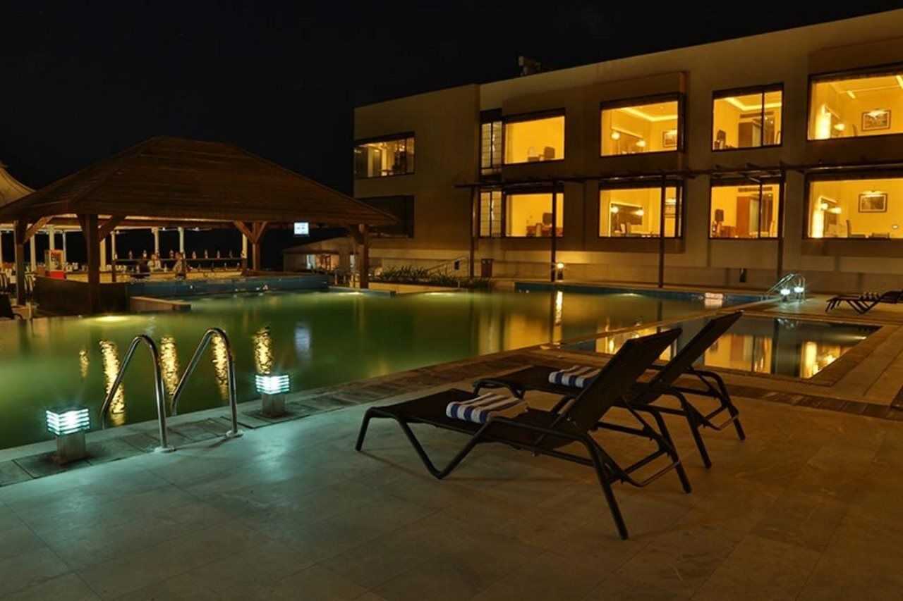 The Gold Beach Resort Damão Exterior foto